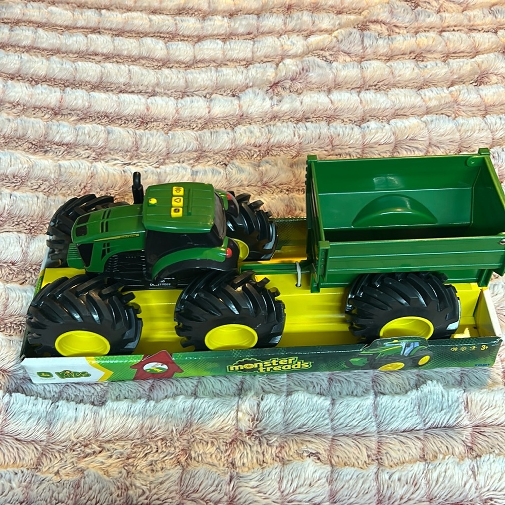 John Deere kids Monster Treads